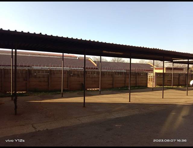 2 BEDROOM APARTMENT FOR SALE IN VANDERBIJLPARK CW 3